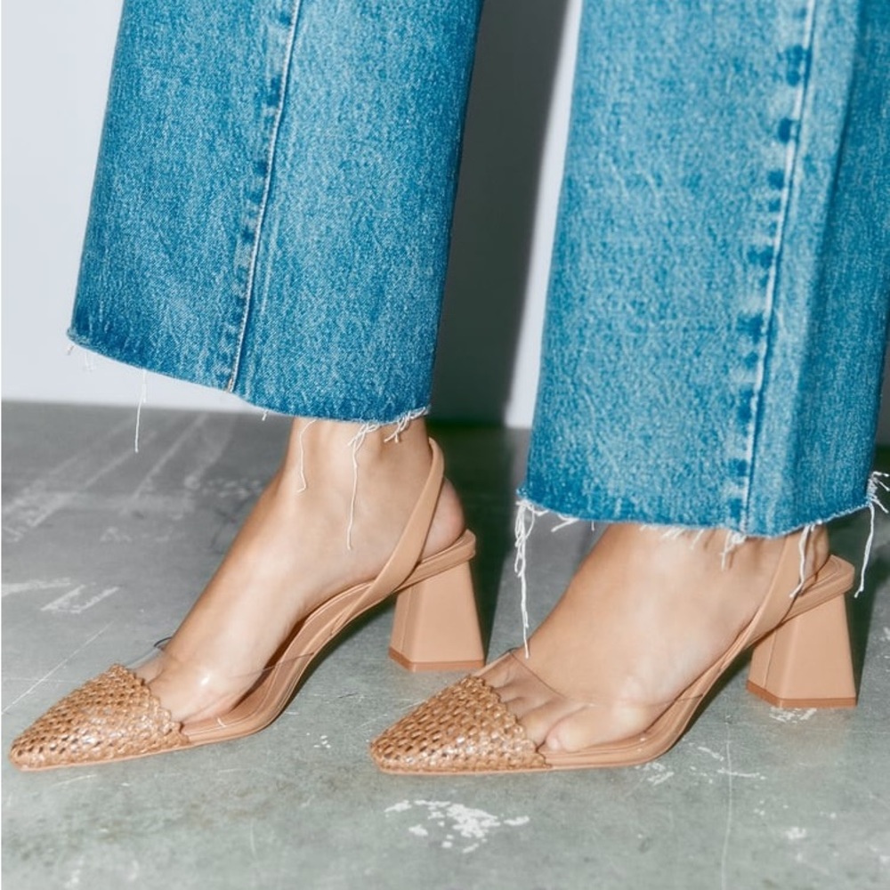 ZARA BLOCK HEEL VINYL TOE SLINGBACKS
MULTI-COLOR